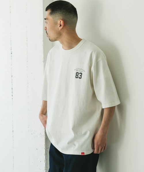 Manhattan Portage（マンハッタンポーテージ）の「『別注』MANHATTAN PORTAGE×DOORS　フットボール オーバーサイズTシャツ（Tシャツ/カットソー・メンズ・オレンジ/チャコールグレー/オフホワイト・MEDIUM/LARGE）」の14枚目の写真