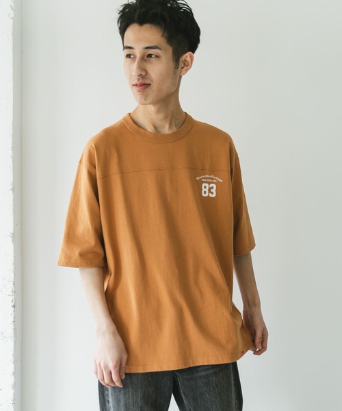 Manhattan Portage（マンハッタンポーテージ）の「『別注』MANHATTAN PORTAGE×DOORS　フットボール オーバーサイズTシャツ（Tシャツ/カットソー・メンズ・オレンジ/チャコールグレー/オフホワイト・MEDIUM/LARGE）」の21枚目の写真