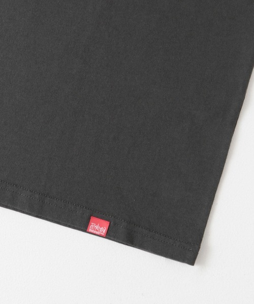 Manhattan Portage（マンハッタンポーテージ）の「『別注』MANHATTAN PORTAGE×DOORS　フットボール オーバーサイズTシャツ（Tシャツ/カットソー・メンズ・オレンジ/チャコールグレー/オフホワイト・MEDIUM/LARGE）」の5枚目の写真