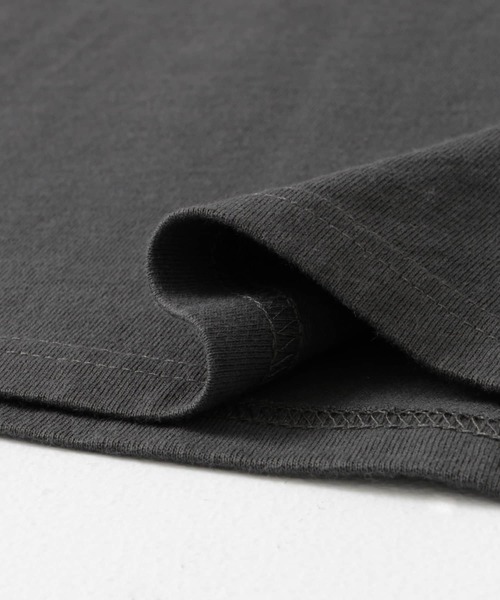 Manhattan Portage（マンハッタンポーテージ）の「『別注』MANHATTAN PORTAGE×DOORS　フットボール オーバーサイズTシャツ（Tシャツ/カットソー・メンズ・オレンジ/チャコールグレー/オフホワイト・MEDIUM/LARGE）」の7枚目の写真