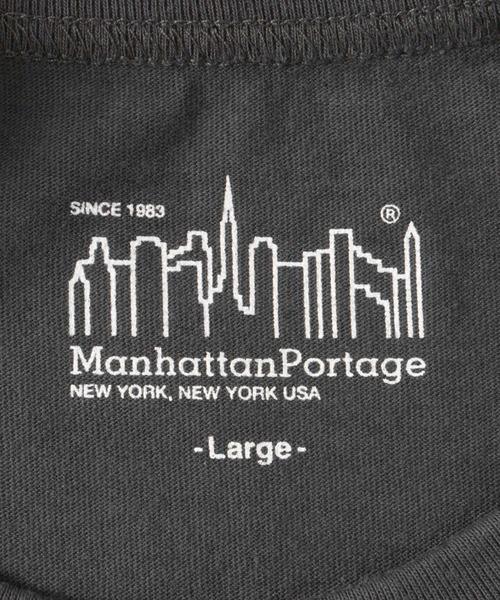 Manhattan Portage（マンハッタンポーテージ）の「『別注』MANHATTAN PORTAGE×DOORS　フットボール オーバーサイズTシャツ（Tシャツ/カットソー・メンズ・オレンジ/チャコールグレー/オフホワイト・MEDIUM/LARGE）」の8枚目の写真