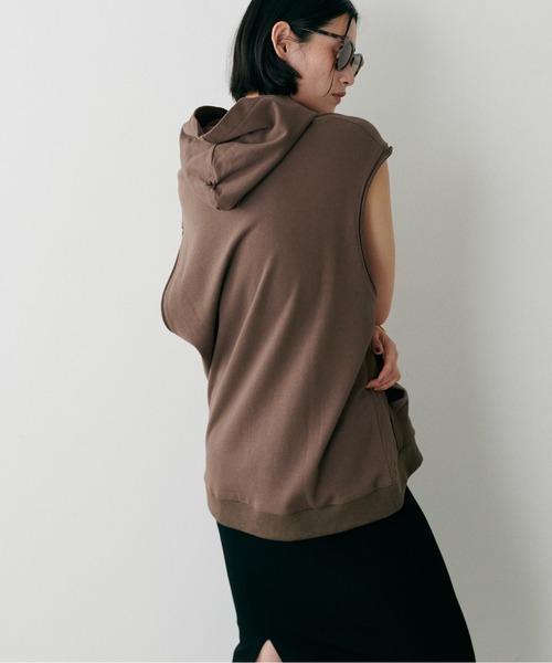 LARUTA(ラルータ)の「【LARUTA】フード付きショルダー裏毛プルオーバー(パーカー・レディース・ライトベージュ/スミクロ/モカ・FREE)」の6枚目の写真