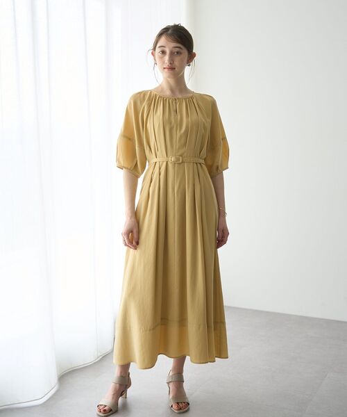 YECCA VECCA（イェッカヴェッカ）の「ベルト付きタックデザインワンピース（ワンピース・レディース・イエロー/ネイビー/ドット・FREE）」の6枚目の写真