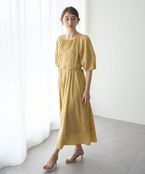 YECCA VECCA（イェッカヴェッカ）の「ベルト付きタックデザインワンピース（ワンピース・レディース・イエロー/ネイビー/ドット・FREE）」の8枚目の写真