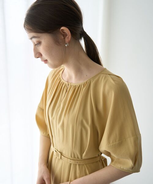 YECCA VECCA（イェッカヴェッカ）の「ベルト付きタックデザインワンピース（ワンピース・レディース・イエロー/ネイビー/ドット・FREE）」の16枚目の写真