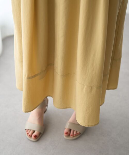 YECCA VECCA（イェッカヴェッカ）の「ベルト付きタックデザインワンピース（ワンピース・レディース・イエロー/ネイビー/ドット・FREE）」の18枚目の写真