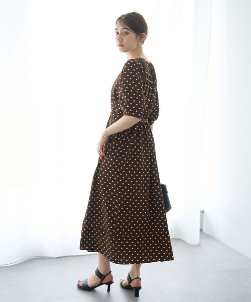 YECCA VECCA（イェッカヴェッカ）の「ベルト付きタックデザインワンピース（ワンピース・レディース・イエロー/ネイビー/ドット・FREE）」の21枚目の写真