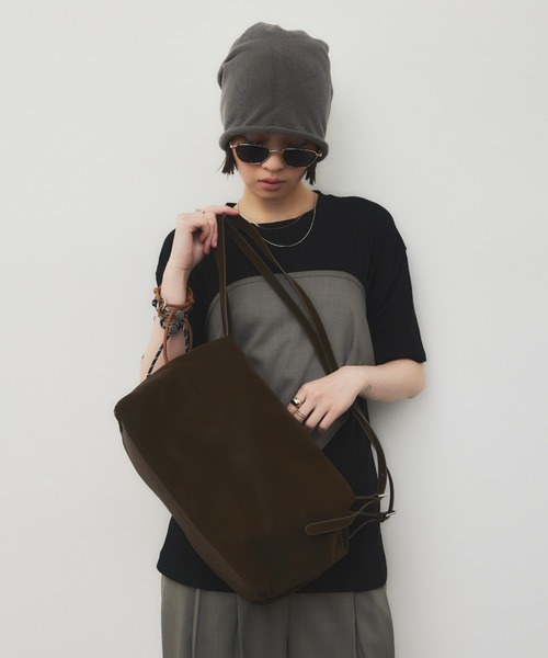 HANNE(アン)の「スムースフェイクレザーバッグ(ショルダーバッグ・レディース・ブラック/ブラウン・FREE)」の10枚目の写真