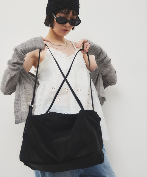 HANNE(アン)の「スムースフェイクレザーバッグ(ショルダーバッグ・レディース・ブラック/ブラウン・FREE)」の12枚目の写真