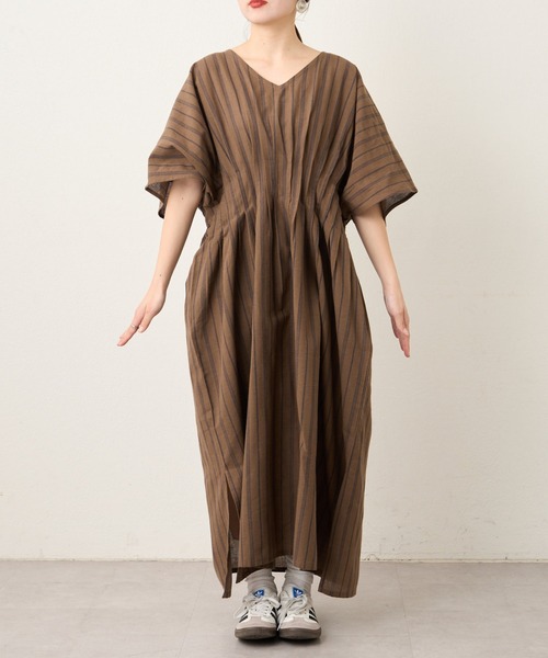 CIAOPANIC TYPY（チャオパニックティピー）の「【India】綿麻ウエストタックドルマンワンピース（ワンピース・レディース・アイボリー/カーキ/ブラウン/ブラック・ONE SIZE）」の13枚目の写真