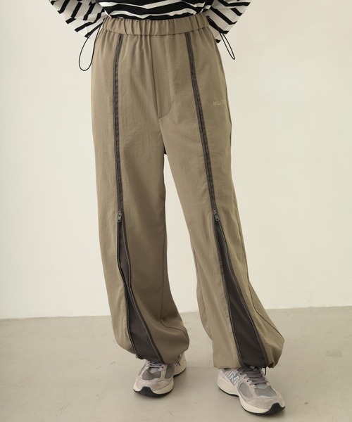 MILKFED.（ミルクフェド）の「FRONT LINE ZIP UP PANTS（その他パンツ・レディース・ピンク/ブラック/グリーン・S/M）」の2枚目の写真