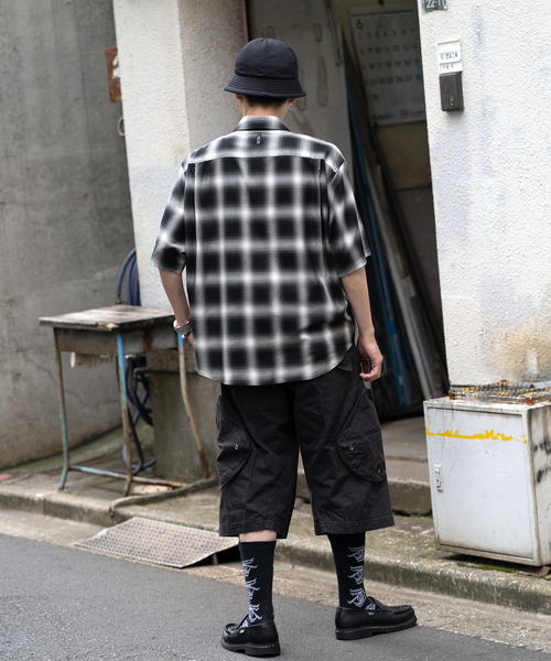 WISM（ウィズム）の「NAMELESSNESS / ネームレスネス Ombre Check SHIRT S/S（シャツ/ブラウス・メンズ・ブラック/サックスブルー・2/3）」の20枚目の写真