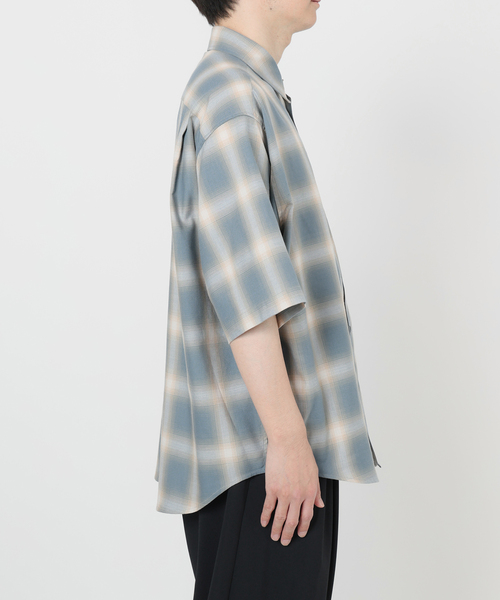 WISM（ウィズム）の「NAMELESSNESS / ネームレスネス Ombre Check SHIRT S/S（シャツ/ブラウス・メンズ・ブラック/サックスブルー・2/3）」の6枚目の写真