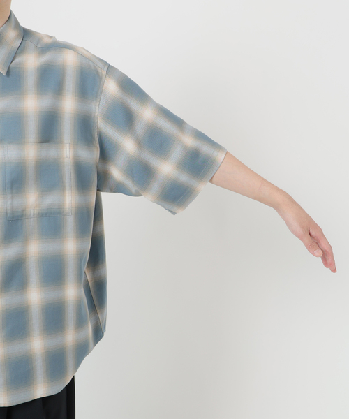 WISM（ウィズム）の「NAMELESSNESS / ネームレスネス Ombre Check SHIRT S/S（シャツ/ブラウス・メンズ・ブラック/サックスブルー・2/3）」の7枚目の写真