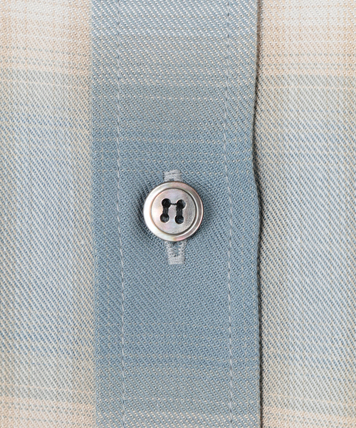 WISM（ウィズム）の「NAMELESSNESS / ネームレスネス Ombre Check SHIRT S/S（シャツ/ブラウス・メンズ・ブラック/サックスブルー・2/3）」の10枚目の写真