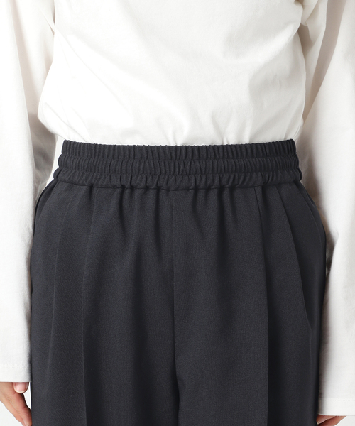 JOURNAL STANDARD relume（ジャーナルスタンダード　レリューム）の「《WEB限定再入荷！》【サイズ展開あり/自宅ケア可能】ON/OFFで活躍する。マットウースフレアタックパンツ（スラックス・レディース・ブラック/グレー/ネイビー・36/38）」の11枚目の写真