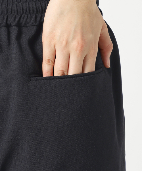 JOURNAL STANDARD relume（ジャーナルスタンダード　レリューム）の「《WEB限定再入荷！》【サイズ展開あり/自宅ケア可能】ON/OFFで活躍する。マットウースフレアタックパンツ（スラックス・レディース・ブラック/グレー/ネイビー・36/38）」の14枚目の写真