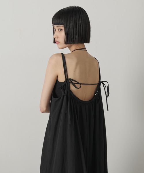 LA BELLE ETUDE　バックオープンワンピース　袖バルーン　ブラック バックオープンバルーンワンピース（ワンピース）｜AIC