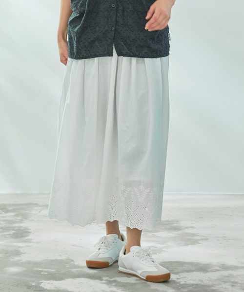 Arnold Palmer（アーノルドパーマー）の「インド綿 裾スカラップ刺繍 スカート（スカート・レディース・チャコールグレー/ホワイト/サックスブルー・S/M/L）」の12枚目の写真