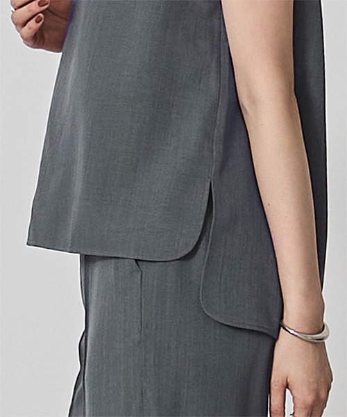 UR'S（ユアーズ）の「モックネックブラウス×パンツセットアップ（セットアップ・レディース・チャコール/グレー・S/M/L）」の14枚目の写真