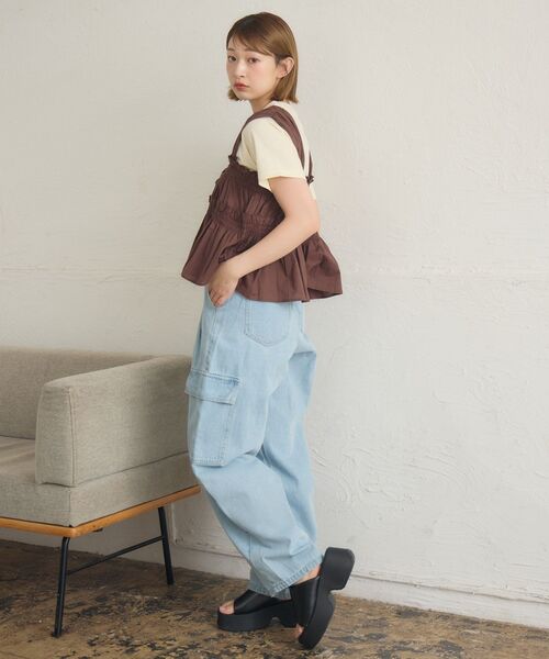 RETRO GIRL（レトロガール）の「【新色追加】ノースリフリルビスチェ（シャツ/ブラウス・レディース・ブラウン/オフホワイト/ブラック/ブルー・FREE）」の6枚目の写真