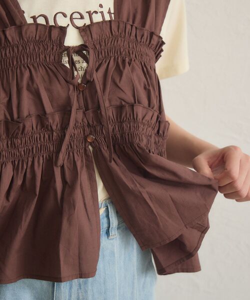 RETRO GIRL（レトロガール）の「【新色追加】ノースリフリルビスチェ（シャツ/ブラウス・レディース・ブラウン/オフホワイト/ブラック/ブルー・FREE）」の16枚目の写真