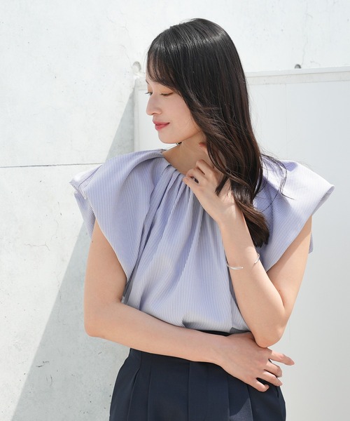 TRUDEA（トルディア）の「(接触冷感/暑さ対策)フレンチバルーンブラウス（シャツ/ブラウス・レディース・ホワイト/ホワイト×ブルー/サックスブルー・MEDIUM）」の5枚目の写真