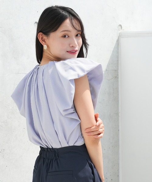 TRUDEA（トルディア）の「(接触冷感/暑さ対策)フレンチバルーンブラウス（シャツ/ブラウス・レディース・ホワイト/ホワイト×ブルー/サックスブルー・MEDIUM）」の7枚目の写真