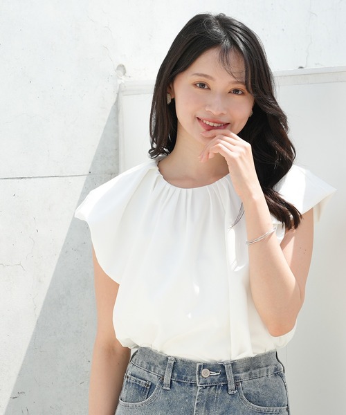 TRUDEA（トルディア）の「(接触冷感/暑さ対策)フレンチバルーンブラウス（シャツ/ブラウス・レディース・ホワイト/ホワイト×ブルー/サックスブルー・MEDIUM）」の9枚目の写真