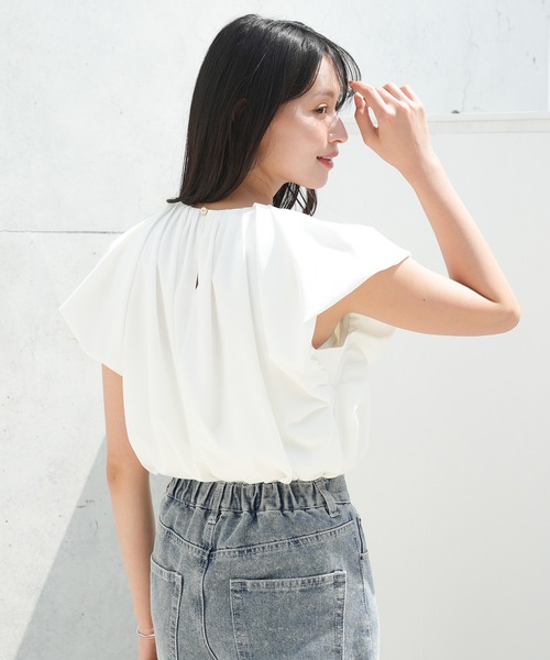 TRUDEA（トルディア）の「(接触冷感/暑さ対策)フレンチバルーンブラウス（シャツ/ブラウス・レディース・ホワイト/ホワイト×ブルー/サックスブルー・MEDIUM）」の11枚目の写真