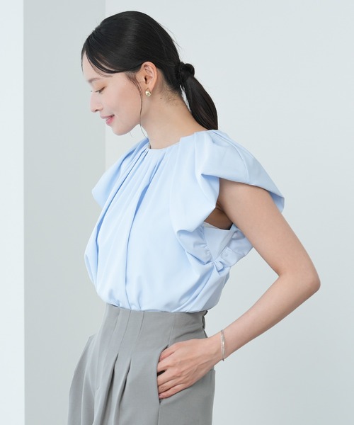 TRUDEA（トルディア）の「(接触冷感/暑さ対策)フレンチバルーンブラウス（シャツ/ブラウス・レディース・ホワイト/ホワイト×ブルー/サックスブルー・MEDIUM）」の17枚目の写真