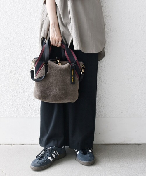 SHIPS any別注】Folna: 2WAY ライン リバーシブル ショルダー バッグ