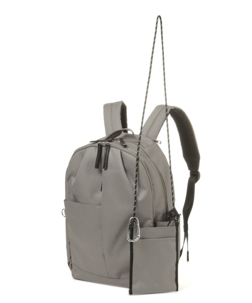 GLOBAL WORK(グローバルワーク)の「撥水軽量サコッシュ付きリュック/一部店舗限定/495469(バックパック/リュック・レディース・ブラック/グレー/オフホワイト・FREE)」の1枚目の写真