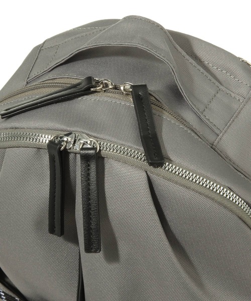 GLOBAL WORK(グローバルワーク)の「撥水軽量サコッシュ付きリュック/一部店舗限定/495469(バックパック/リュック・レディース・ブラック/グレー/オフホワイト・FREE)」の16枚目の写真