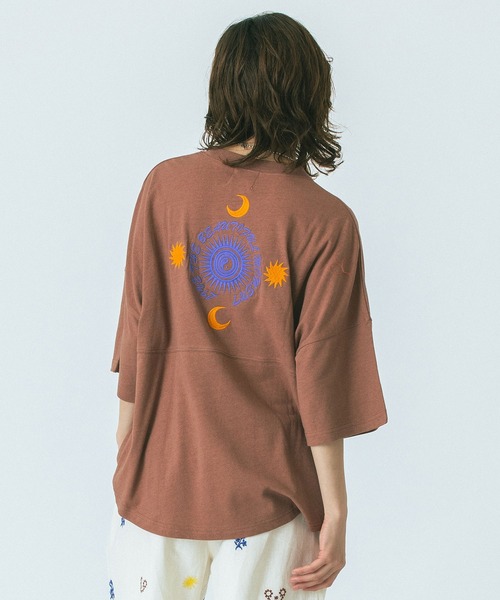 HLAADA(フラーダ)の「(HLAADA for ROSEBUD)EMBROIDERY FOOT BALL TEE(Tシャツ/カットソー・レディース・ホワイト/ブラウン・ONE SIZE)」の15枚目の写真