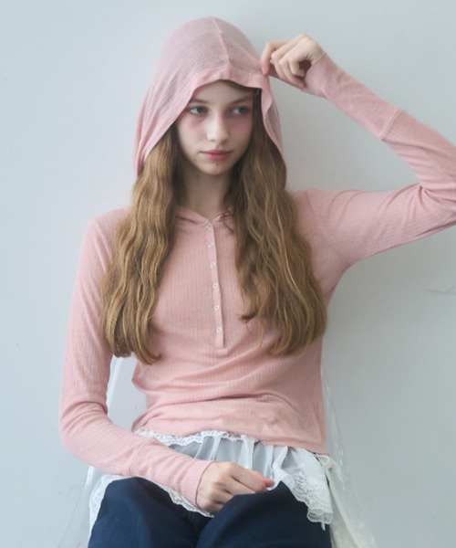Birthday room(バースデイルーム)の「シアーフードヘンリーネックロンT/sheer hooded henry neck long t-shirt(Tシャツ/カットソー・レディース・グレー/ピンク・FREE)」の12枚目の写真