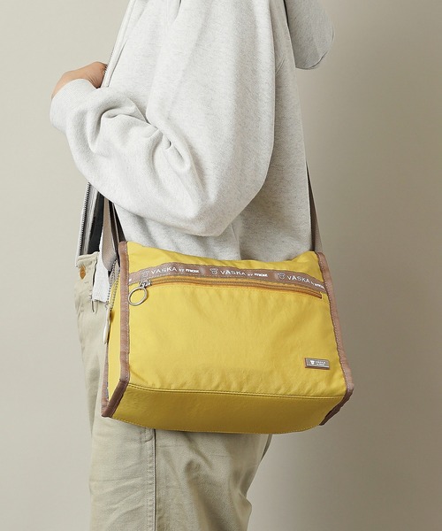 moz（モズ）の「【VASKA by moz】ヴェスカ バイ モズ ショルダーバッグ VZNS-01（ショルダーバッグ・レディース・イエロー/ブラック/グレイッシュブルー/グレー・ONE SIZE）」の4枚目の写真