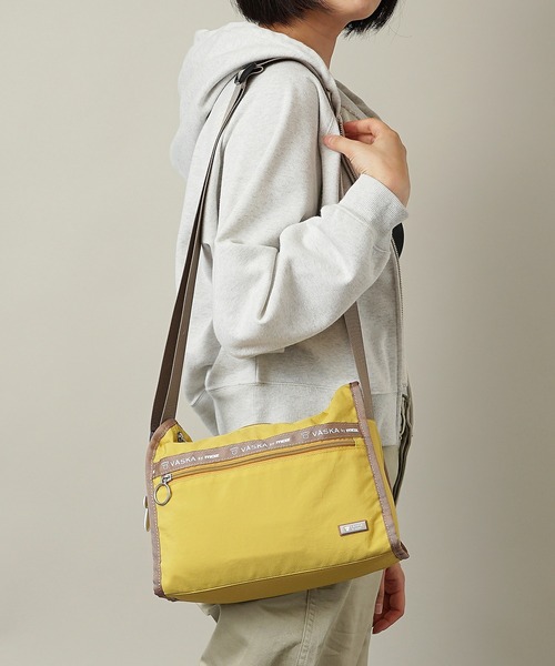 moz（モズ）の「【VASKA by moz】ヴェスカ バイ モズ ショルダーバッグ VZNS-01（ショルダーバッグ・レディース・イエロー/ブラック/グレイッシュブルー/グレー・ONE SIZE）」の9枚目の写真