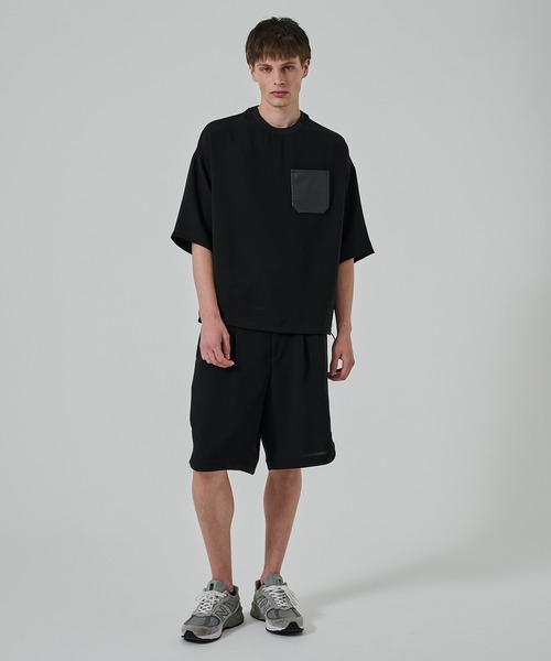 STUDIOUS(ステュディオス)の「【STUDIOUS】SUMMER ESSENTIAL DRAWCORD TEE(Tシャツ/カットソー・メンズ・ブラック・1/2)」の2枚目の写真