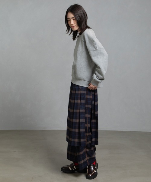 MARECHAL TERRE（マルシャルテル）の「カラースウェットトップス（スウェット・レディース・グレー/ブラック/ダークブルー/ホワイト/レッド・MEDIUM）」の22枚目の写真