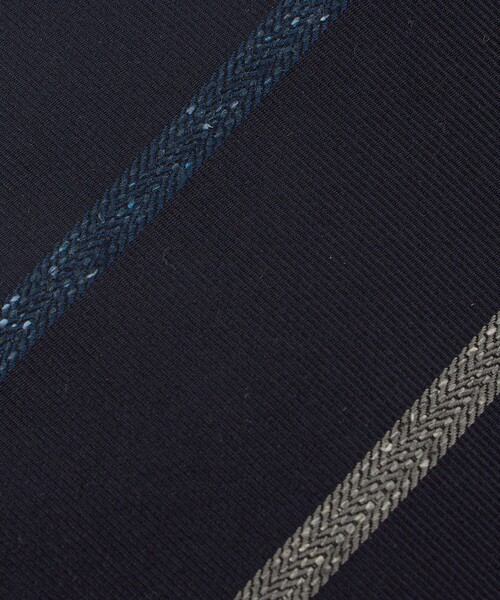 UNITED ARROWS（ユナイテッドアローズ）の「２トーン レジメンタル ネクタイ（ネクタイ・メンズ・ダークブラウン/ネイビー/ダークグレー・FREE）」の5枚目の写真