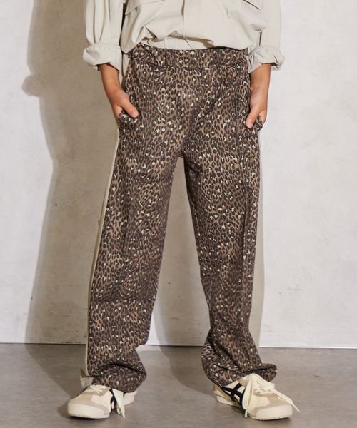 PAIRMANON STREET（ペアマノンストリート）の「マルチファンクション 吸水速乾 ストレート 切り替え パンツ【PAIRMANON STREET】（その他パンツ・キッズ・ブラック/イエロー系その他/ブラウン系その他/ブルー系その他2/オフホワイト/ブルー/ブルー系その他/パープル/グリーン系その他/レッド/ベージュ系その他/ベージュ系その他2・100/110/120/130/140/150/160）」の4枚目の写真