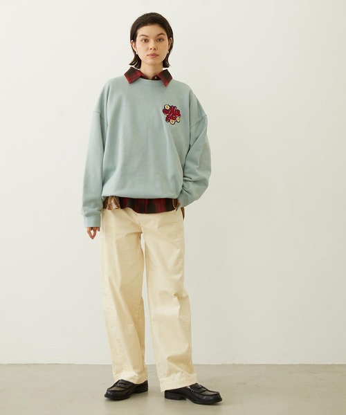 MILKFED.（ミルクフェド）の「FLOWER LOGO CHENILLE EMBROIDERY SWEAT TOP（スウェット・レディース・ライトブルー/ブラック/オートミール・M/L）」の22枚目の写真