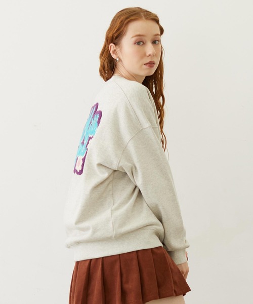 MILKFED.（ミルクフェド）の「FLOWER LOGO CHENILLE EMBROIDERY SWEAT TOP（スウェット・レディース・ライトブルー/ブラック/オートミール・M/L）」の5枚目の写真