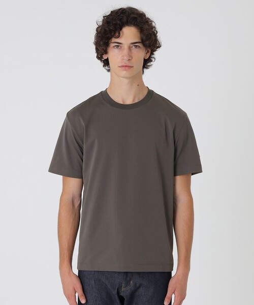 BLACK LABEL CRESTBRIDGE(ブラックレーベル・クレストブリッジ)の「10カラーレタードスリーブTシャツ(Tシャツ/カットソー・メンズ・レッド系その他/ベージュ系その他/ピンク系その他2/ネイビー/オフホワイト/ブルー/ライトイエロー/グレー系その他/ブラック/ブルー系その他4・M/L/XL)」の4枚目の写真