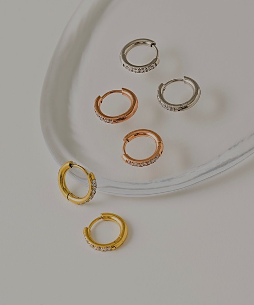 muku(ムク)の「PIERCE/ZIRCONIA LINE(ピアス(両耳用)・レディース・シルバー/ゴールド/シャンパン・FREE)」の3枚目の写真