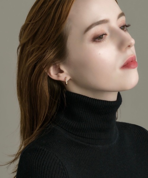 muku(ムク)の「PIERCE/ZIRCONIA LINE(ピアス(両耳用)・レディース・シルバー/ゴールド/シャンパン・FREE)」の5枚目の写真