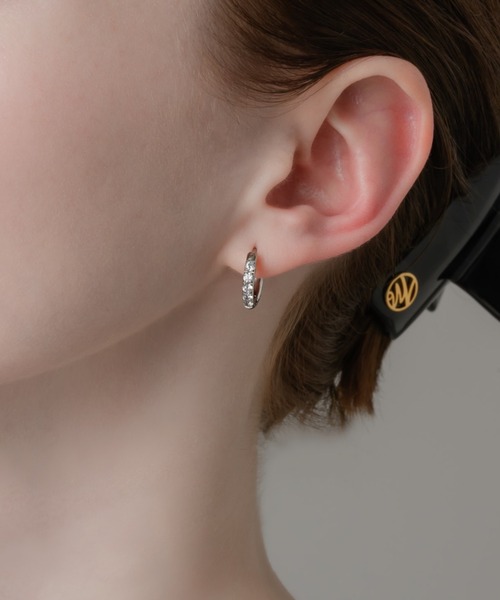 muku(ムク)の「PIERCE/ZIRCONIA LINE(ピアス(両耳用)・レディース・シルバー/ゴールド/シャンパン・FREE)」の11枚目の写真