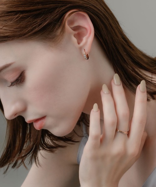 muku(ムク)の「PIERCE/ZIRCONIA LINE(ピアス(両耳用)・レディース・シルバー/ゴールド/シャンパン・FREE)」の15枚目の写真