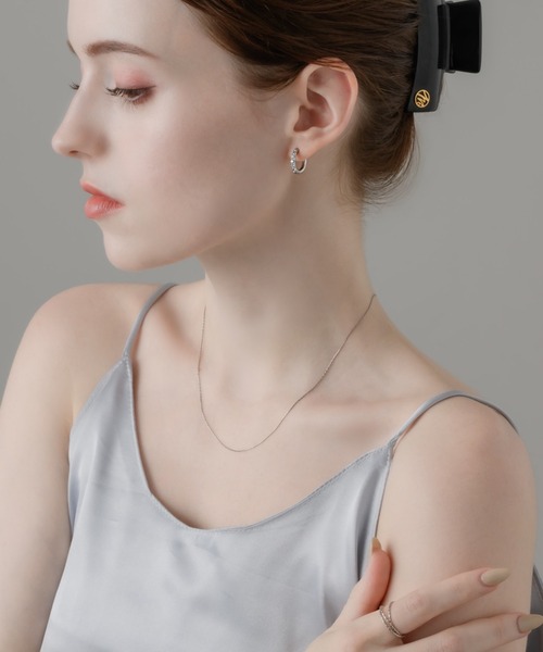 muku(ムク)の「PIERCE/ZIRCONIA LINE(ピアス(両耳用)・レディース・シルバー/ゴールド/シャンパン・FREE)」の18枚目の写真